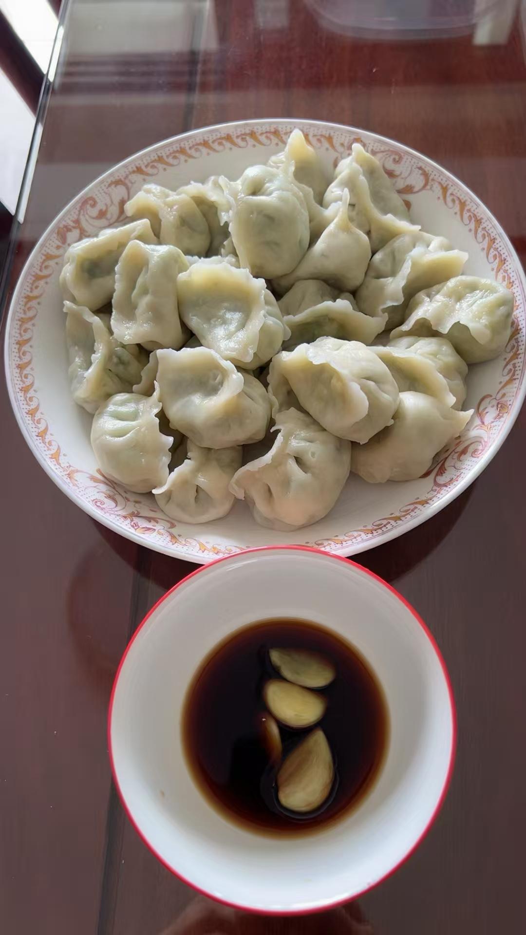 自己做饭生活成本真的很低说得很对，只要身体健康，自己买菜做饭，每天根本花不了