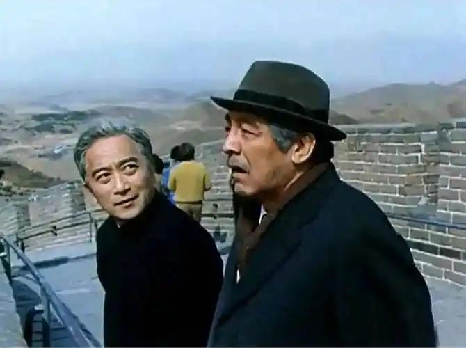 有一部中国和日本合拍的电影，由孙道临主演的，片名是，一盘没有下完的棋，演绎了日本