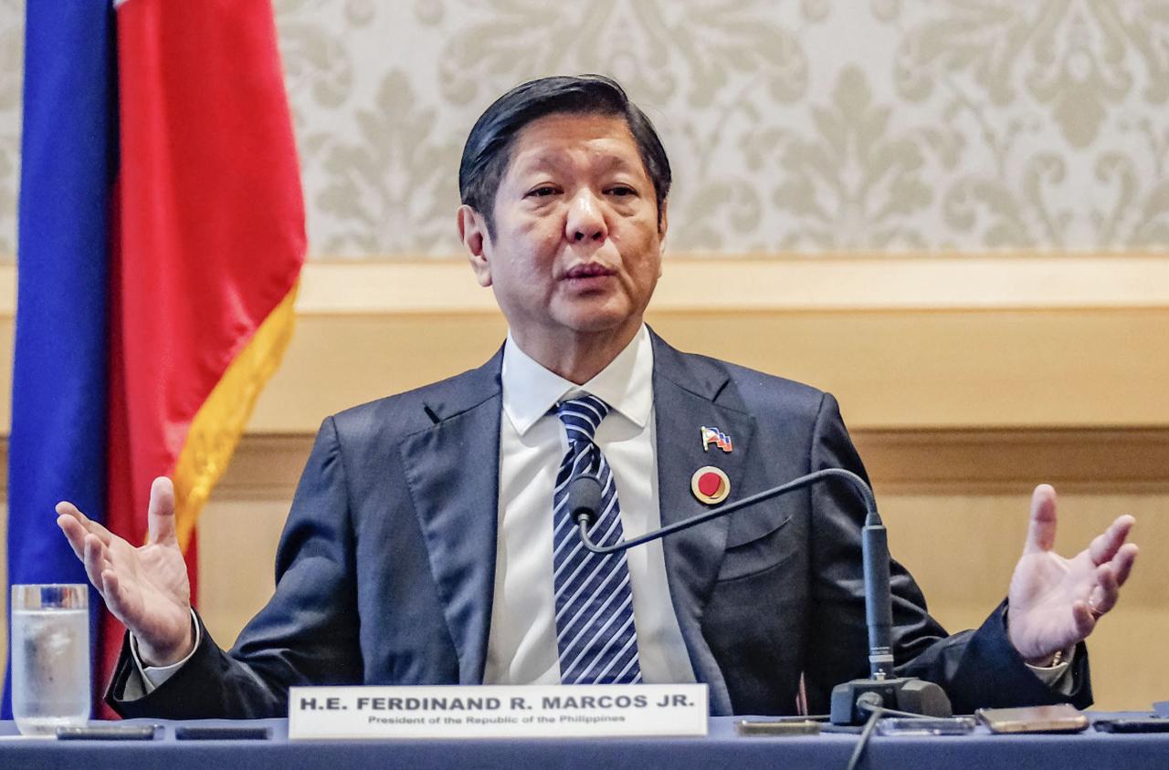 菲律宾总统小马科斯最近的一场记者会上，一位记者的提问直戳要害，当场让他陷入沉默：