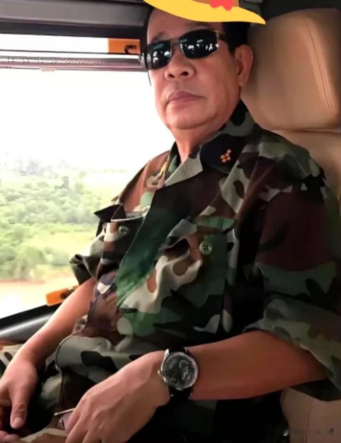 先得罪了中国，后打泰国的脸，现在好了，中国啥也不做就看着，先让泰国揍你一顿再说，