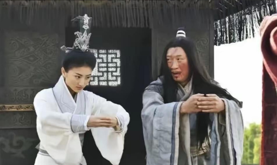孙红雷当时是什么感觉？景甜第一次和孙红雷谈戏时，直接承认自己不会演，这份坦白背后其实还有另一层问题。