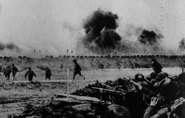 1947年1月4日上午10时，鲁南战场的包围圈已然密不透风，被围的国民党军陷入绝
