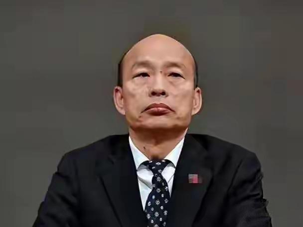 近期台湾政坛，最尴尬、最憋屈、最具悲剧色彩的人物，非韩国瑜莫属。曾经横扫政坛、人