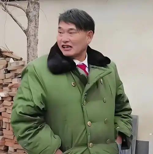 比起跑商演赚大钱，朱之文眼下最该做的是教会儿子守好家底！看朱之文的一段采访，