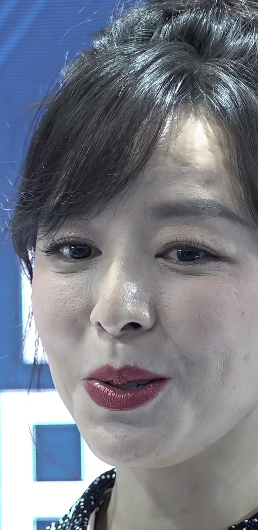 45岁张静初，无美颜无滤镜的状态