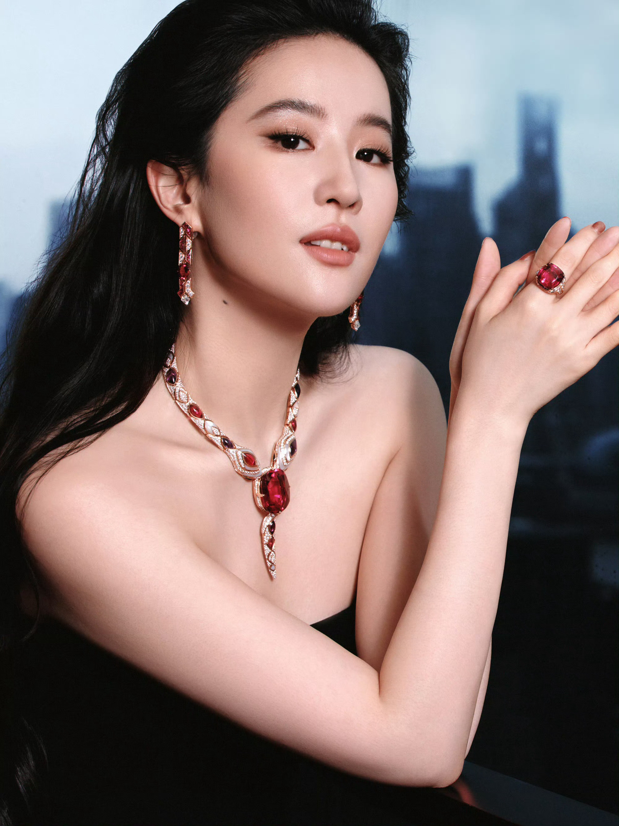 宝格丽珠宝的品牌代言人和品牌大使是有区别的，被品牌认可的代言人只有这几位——刘亦