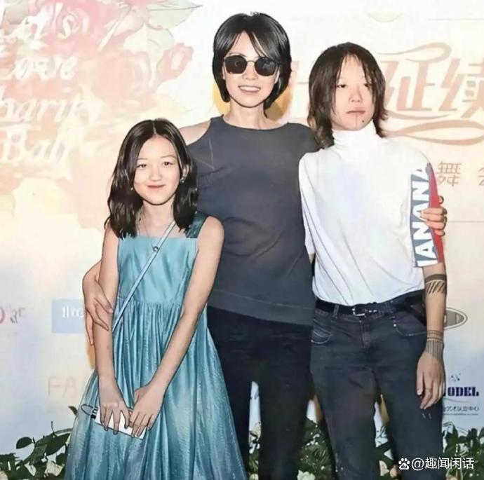 为什么说不要跟离异女人在一起，看看王菲谢霆锋生日，王菲飞去云南陪伴两个女儿去了