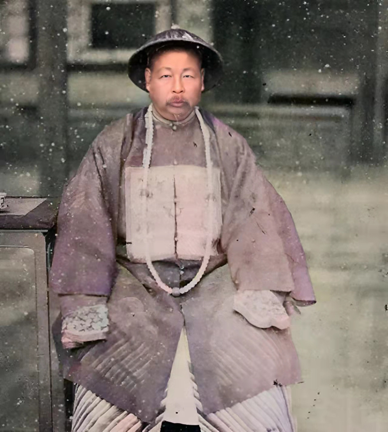 左宗棠收复新疆后大开杀戒却没人骂，这事得从新疆当时烂到根子里的局面说起。18