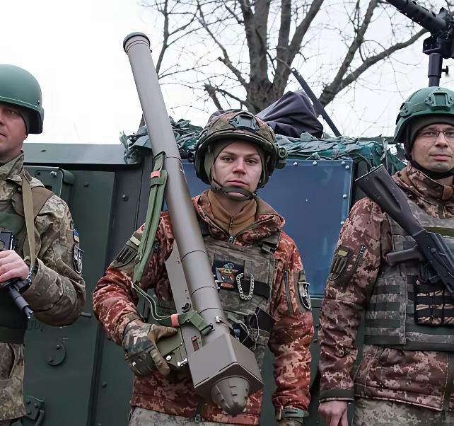 ​近日，在俄罗斯战场上有惊奇地发现，俄罗斯队所使用的63型多管火箭炮可能是由中国