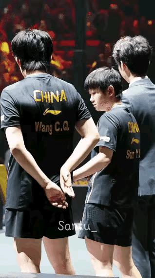 王楚钦说：我跟莎莎的默契度，在混双球员里前无古人，后面有没有也不一定。莎