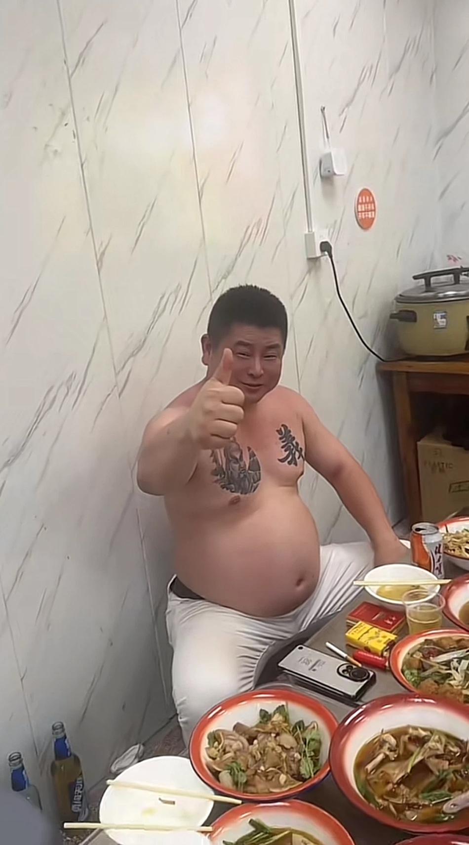 苏州五星，江苏地板级小弟，他的兄弟太狠了，今天又组团过来吃饭，支持苏州五星的饭店