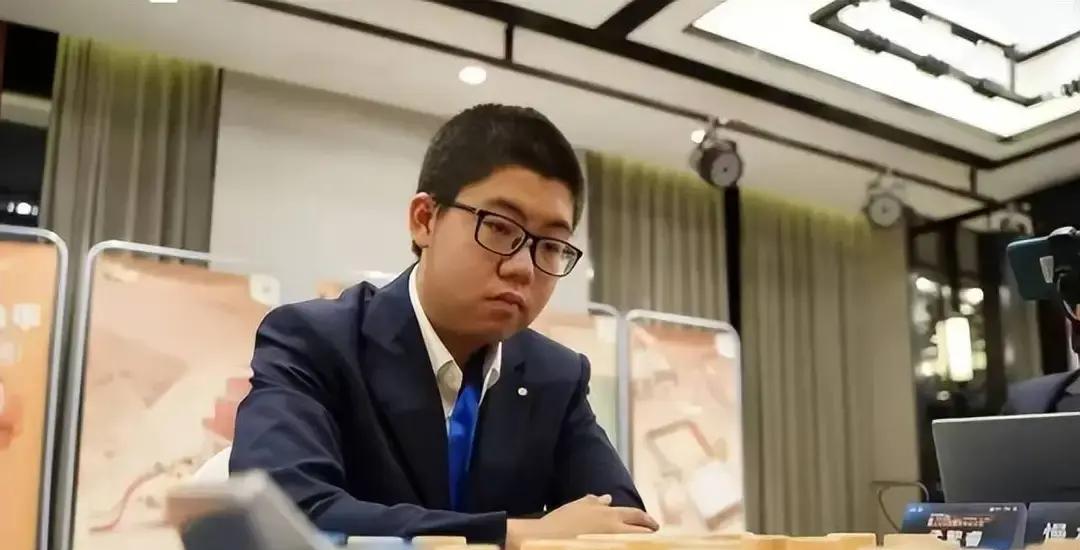 17岁。一年内涨了近200分。直接杀进全国前三。心脏停跳了一拍。看孟繁睿