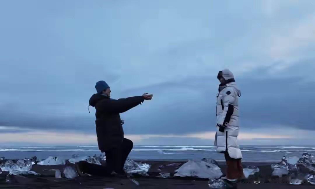 金莎被求婚成功，现在的女明星为什么都喜欢嫁给小鲜肉，不喜欢嫁给大几十岁的富豪了？