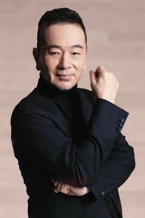 张晨光坦言的这段往事，看哭了无数人。为了拥有属于两人的孩子，他妻子甘愿熬过三年暗