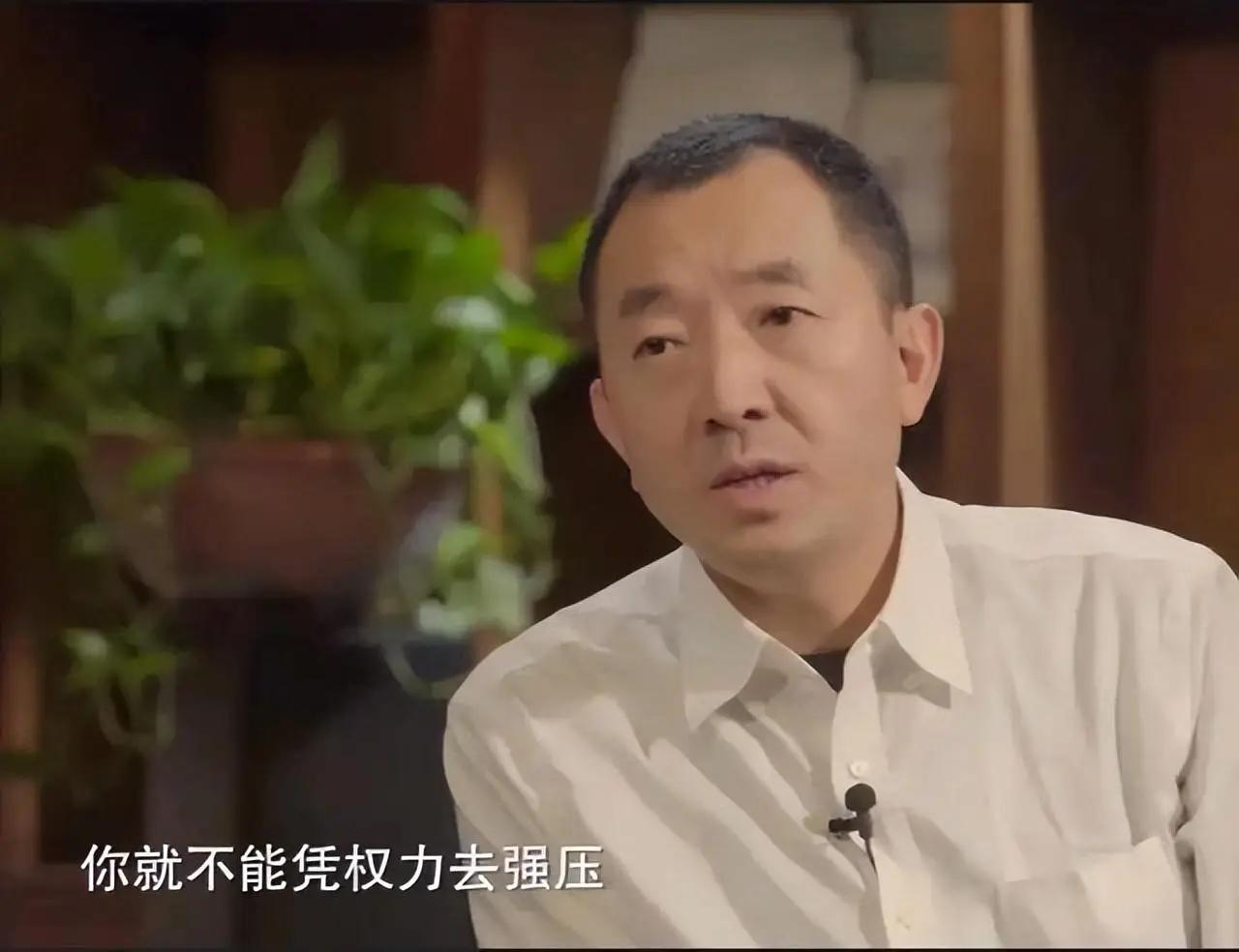 2015年，巴东县斥资4500万元修建的大坝，在几场暴雨后突然坍塌。县委书记陈行