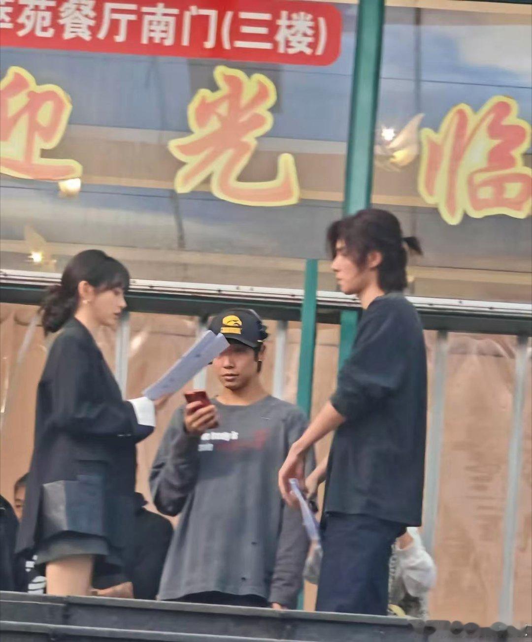 胡一天扎小辫胡一天扎小辫造型胡一天扎小辫造型，可以可以，​​​