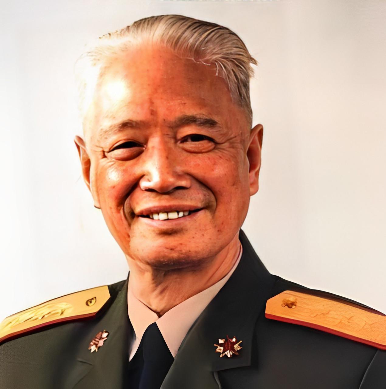 历任总后勤部长中，谁的成就最大？论军衔，成就最大的是黄克诚，他在1951年兼任