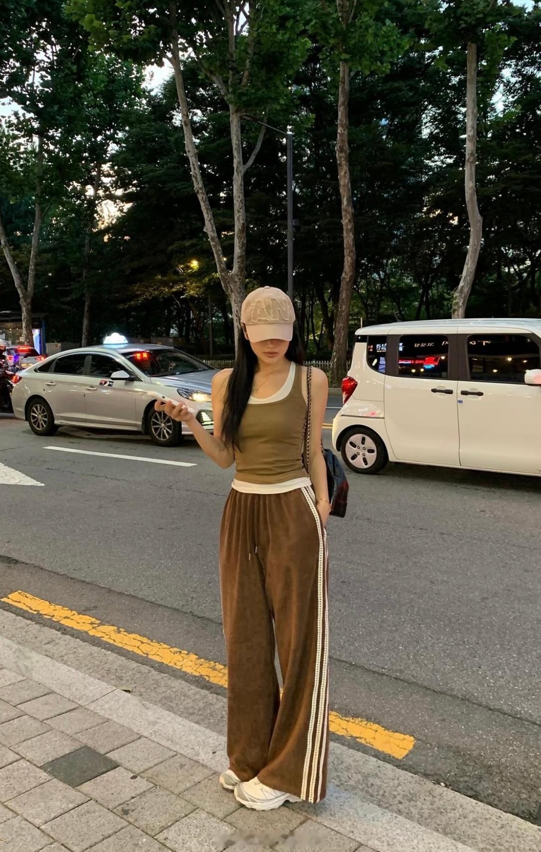 穿搭分享连续更新第2555天韩国时尚女生日常搭配周末来啦韩系穿搭超能新星汇新星