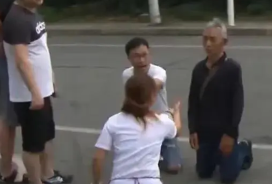 “一碗水端平！”四川，一男子将自己所有的财产都留给亲生儿子，却不料，男子的做法遭