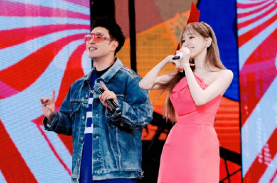 这波合体甜度超标！潘玮柏被王心凌带得超会甜，魔性舞步+俏皮互侃太欢乐，《热爱》舞