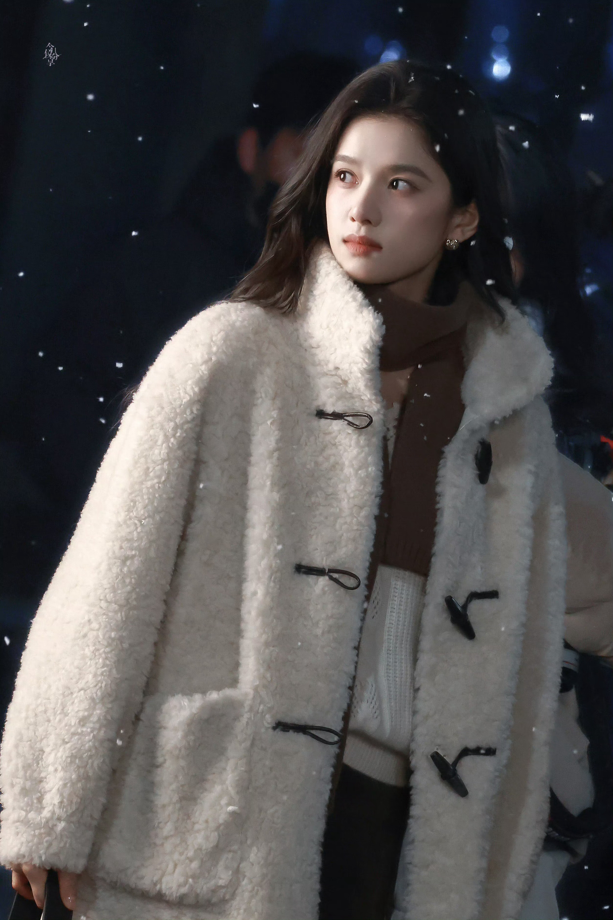 张婧仪陈靖可新剧杀青从“你是我的白月光”到“我是你的白月光”，中间隔着一整个青