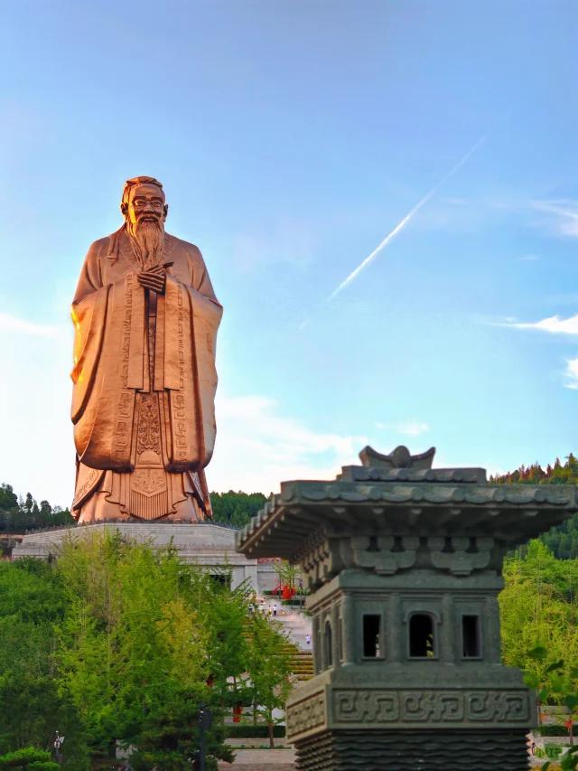 山东曲阜，鲁国故都、孔子故里一个小细节，令人印象格外深刻曲阜的早餐店，卖的是