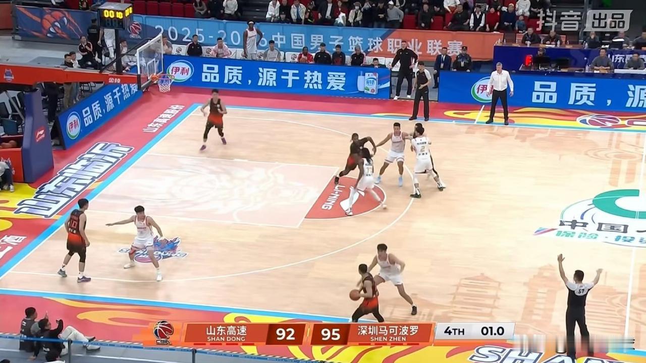最后1秒！山东邱彪指导竟然安排了个两分战术！是安排的不好，还是张旭没跑明白！防守