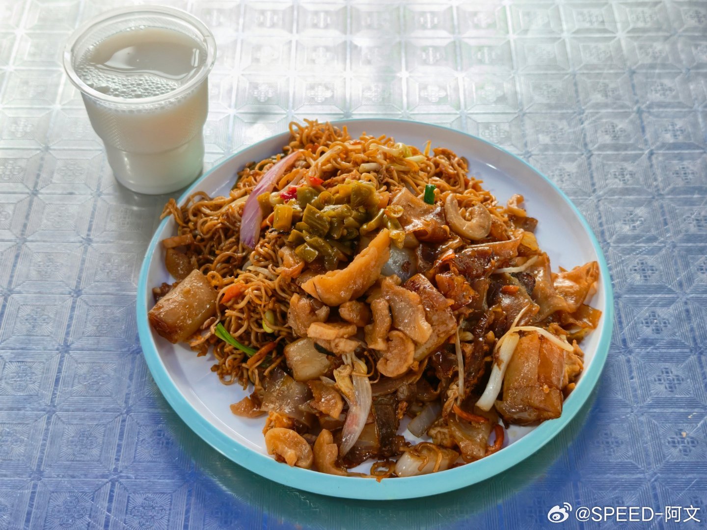 早啊！各位吃了一周酒店的自助早餐还是这种路边摊炒面适合我