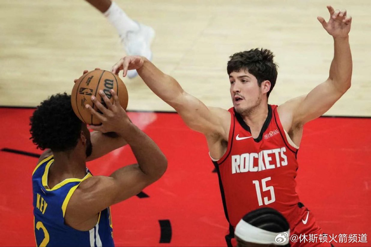 当里德·谢泼德防守挡拆时，对手每回合仅得0.758分。在防守挡拆次数超过200次