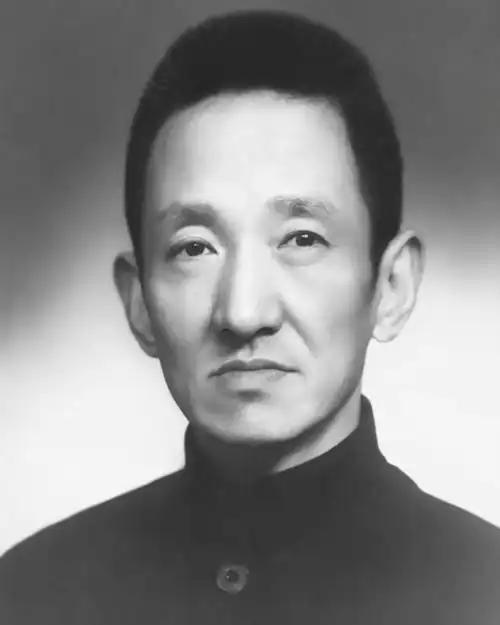1947年，陈布雷的女儿因通共被捕，毛人凤深夜敲开门，说明了情况，想试探他的态