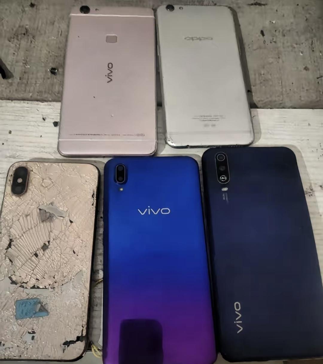 旧手机突然涨价了，不是骗人，是真的在抢零件。我拿我妈的OPPOR9去问价，原