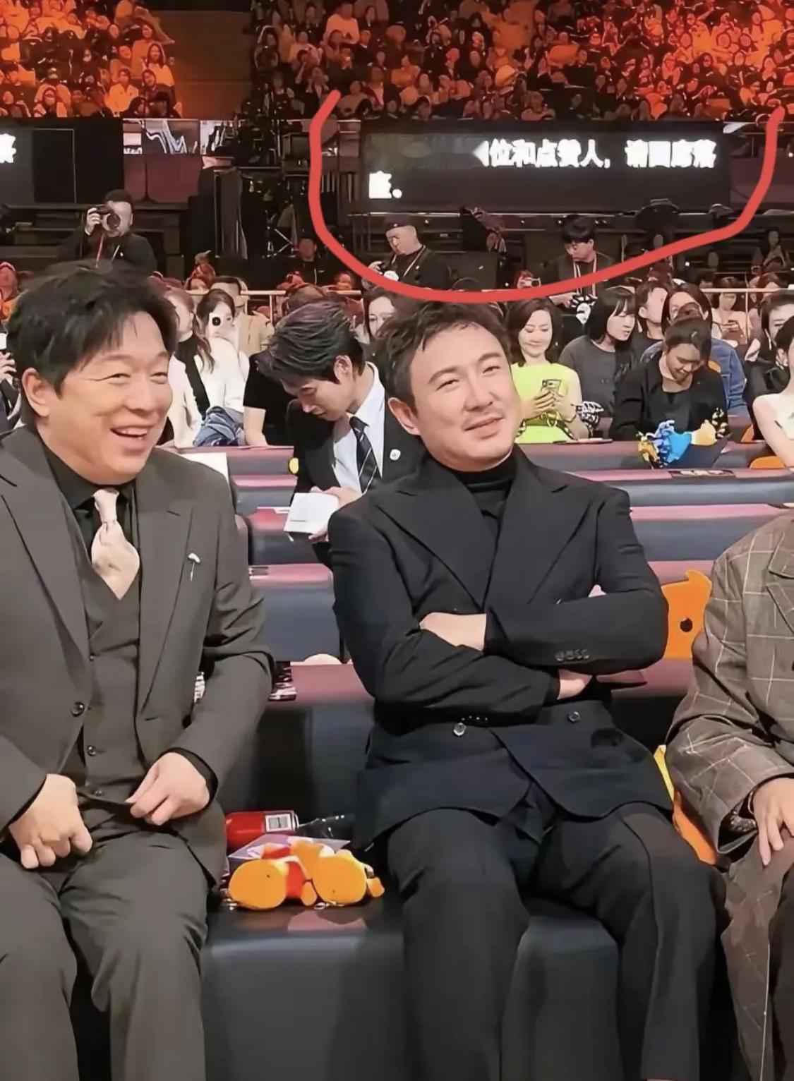 难怪主持人记忆力那么好，原来很多时候都有提词器