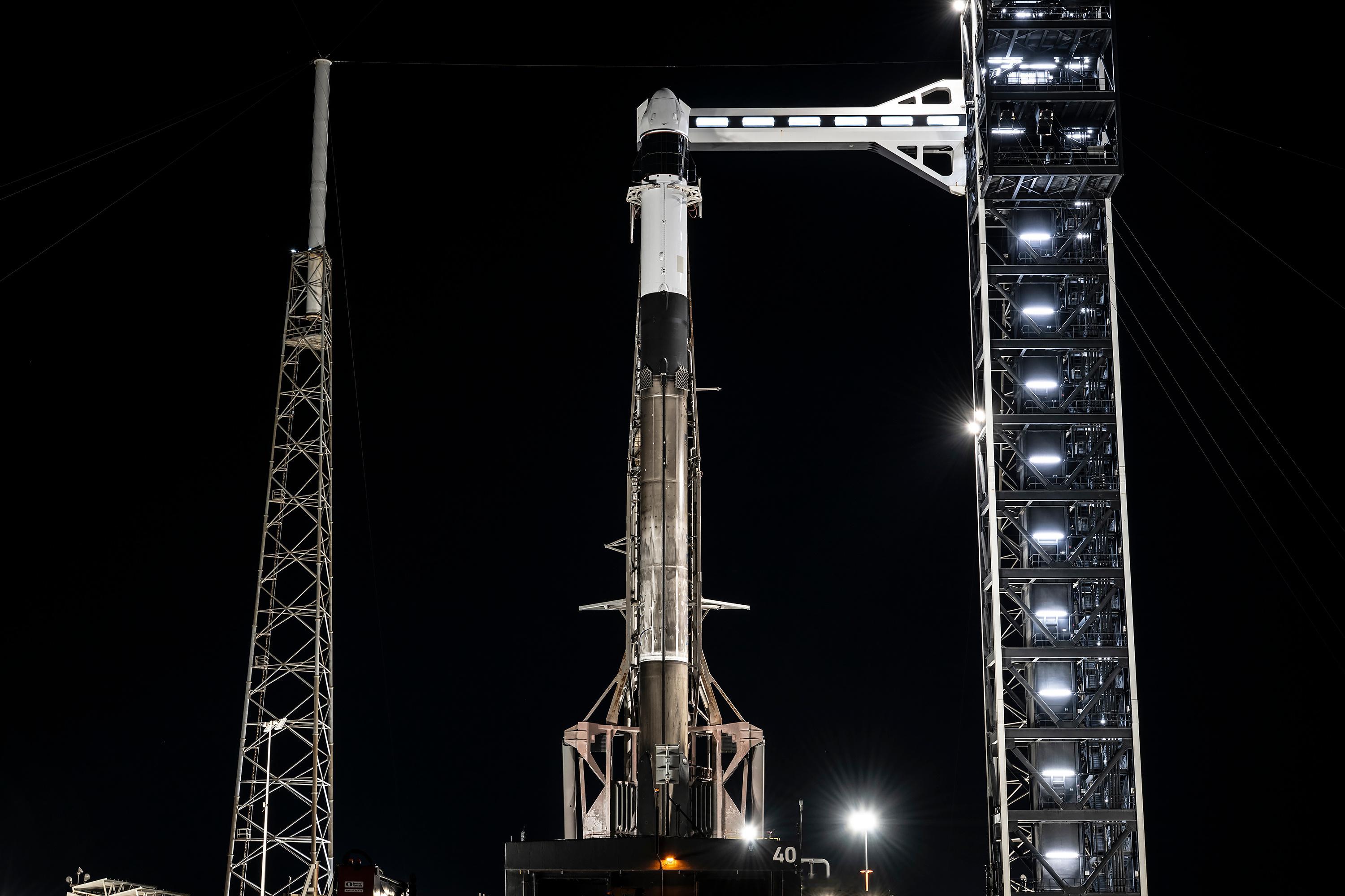 10月29日,马斯克:SpaceX现在每年发射的卫星数量,大约相当于目前在轨运行