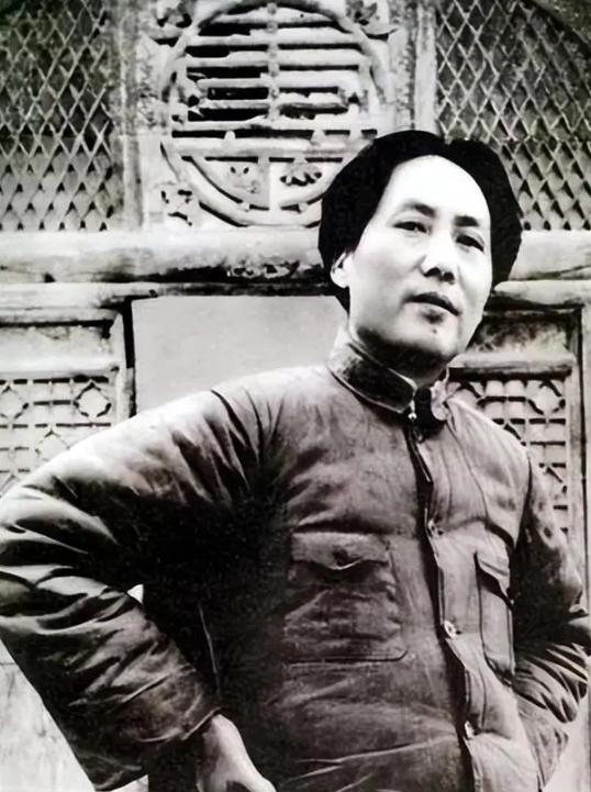 新中国成立前，有三个人提前看穿了毛主席的命运... 第一位是毛泽东青年时期的