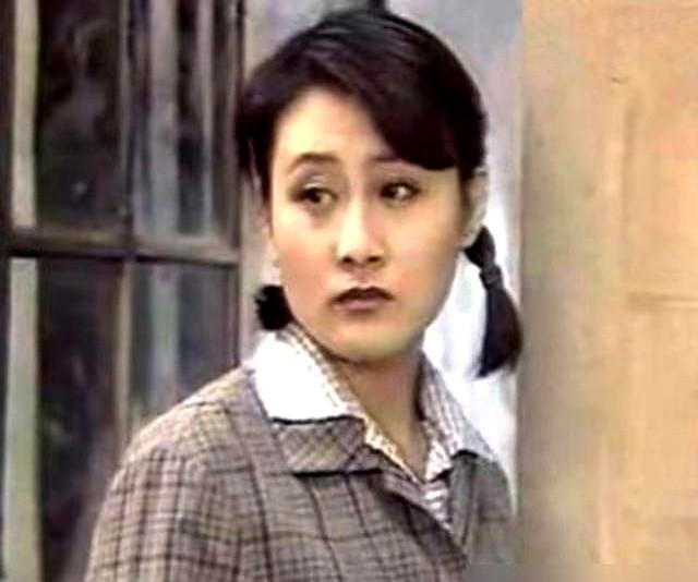 演坏人被骂哭，这才是真演员。一部《渴望》，让多少人把牙咬碎了往肚里咽。黄梅莹