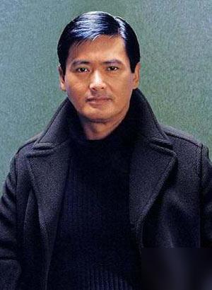 谁再瞎扯周润发好莱坞混得差1999年他就拿800万美元片酬你别不信，他的片酬