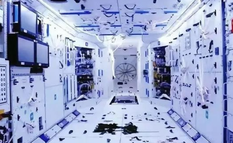 技不如人？为啥中国空间站只能上3个人，而国际空间站却能达到十几人？说的直白一些，