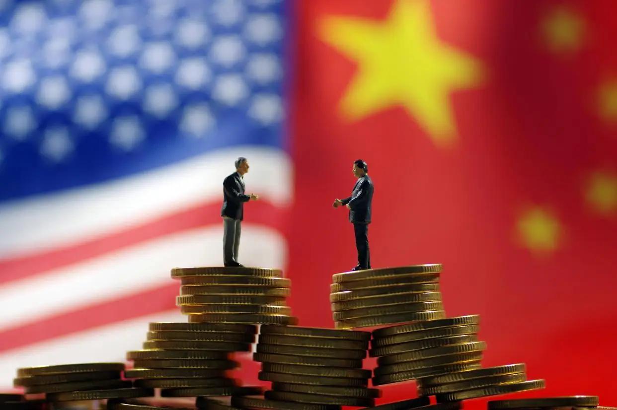 美国很需要一个台阶，但是中国不会给的，因为这一次交锋，美国必然会输的。美