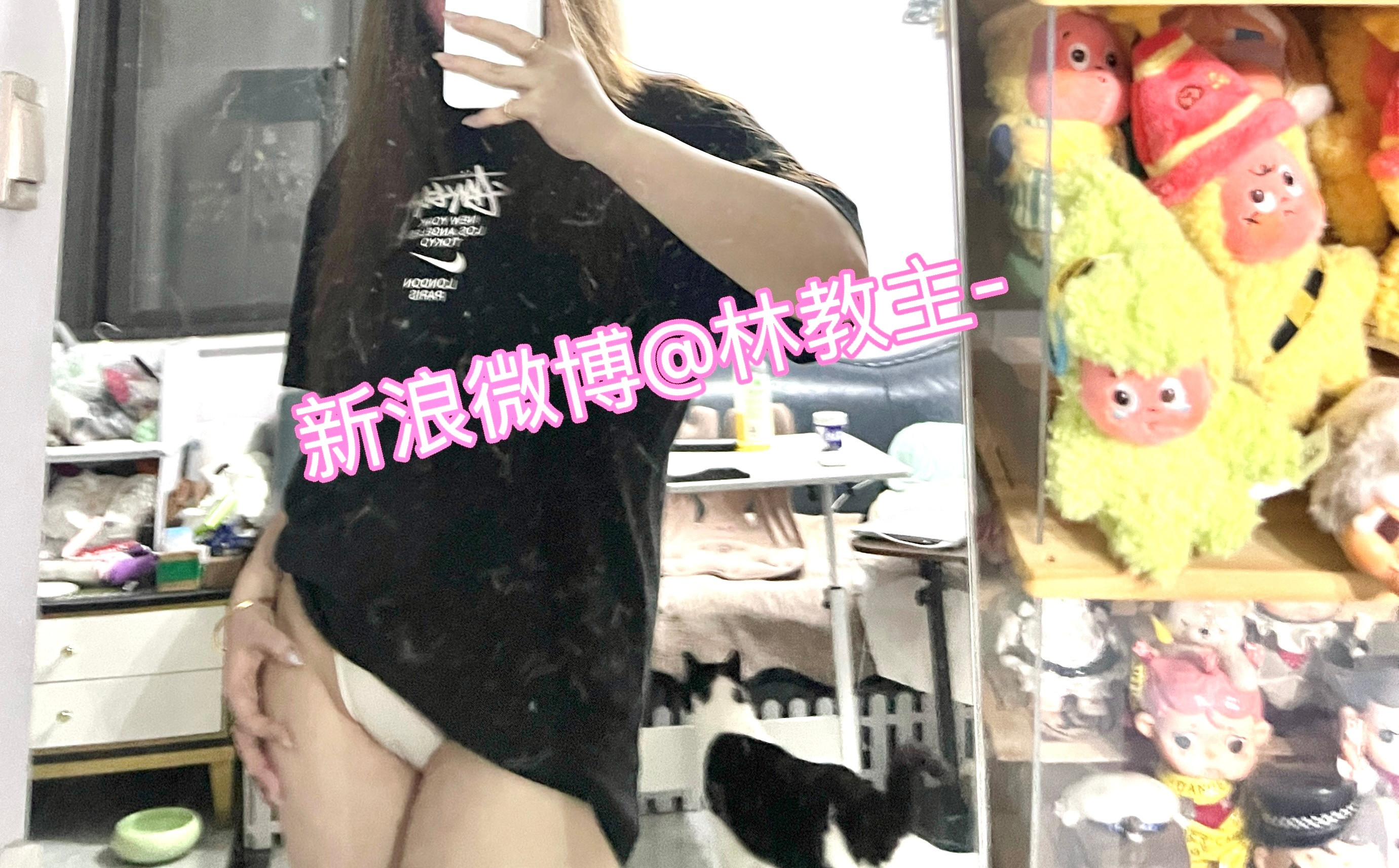 半夜饿的牛狗水就这么下楼找吃的