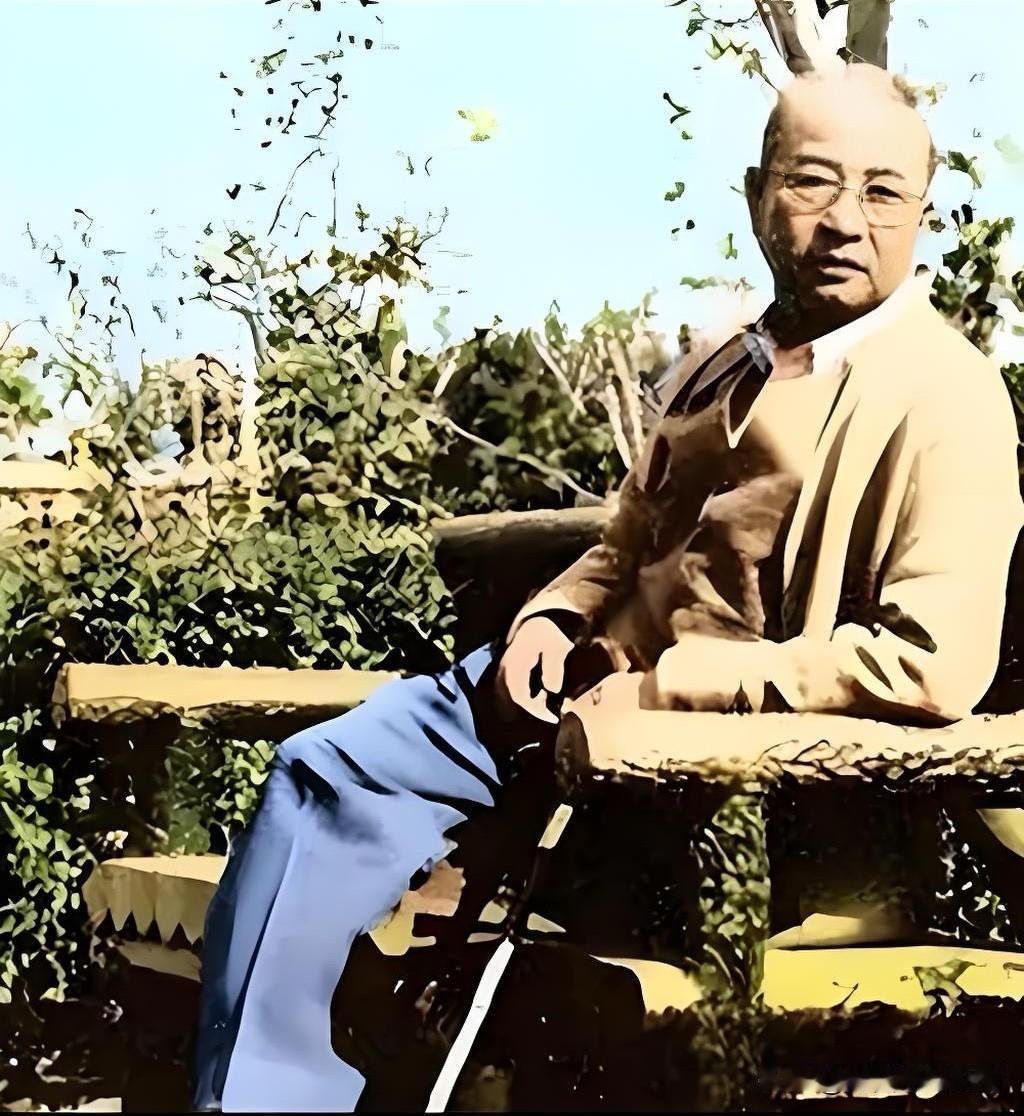 他是黄埔军校一期生，是我军唯一救过蒋介石性命的将领。52岁被授予大将。34岁任八