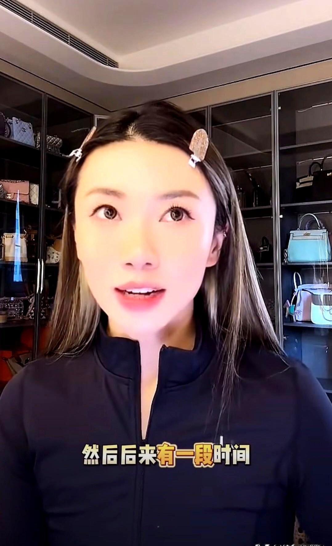2017年11月郑恺一句“我们分开了，但还是朋友”，给这段谈了三年的感情收了场当年高调上《我们相爱吧