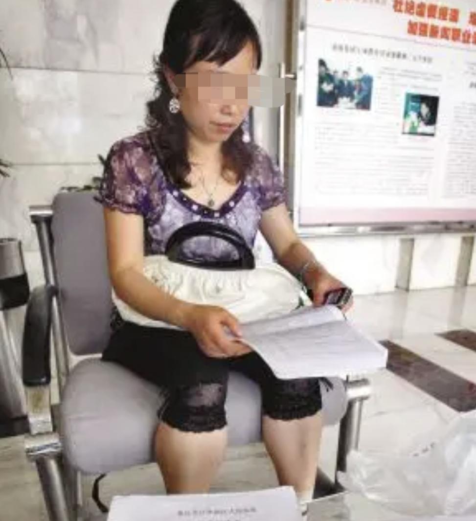 “强买强卖！”浙江宁波有位于女士，在当地开了家模具厂。她看中了余姚牟山镇绿城玫瑰