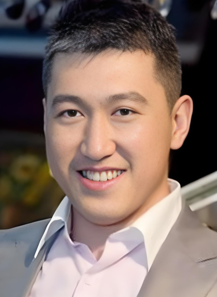 内地演员赵龙豪说：我上中戏那会儿，同学们都叫我“赵刺头”。有次，辛柏青在宿舍门口