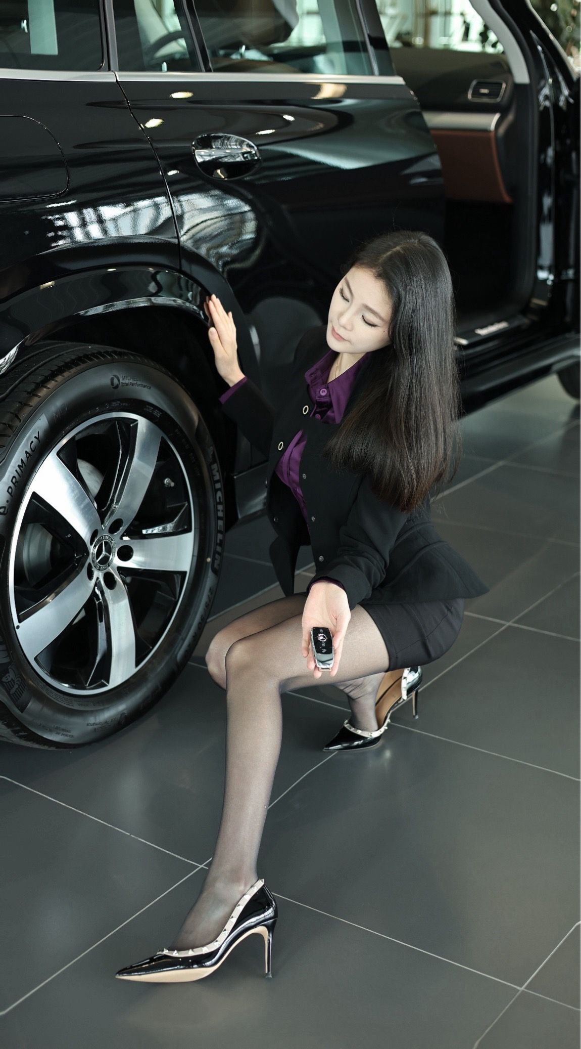 奔驰钢圈还是熏黑的好看