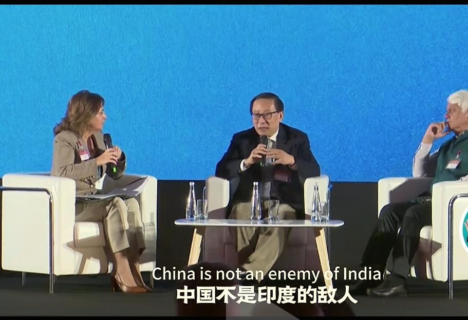 印度记者：中国和印度有领土争端。高志凯先生：中国不是印度的敌人。印度真正的敌人