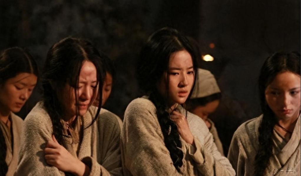 1420年，朱棣将3000宫女全部活剐。行刑时，他亲临现场观赏全过程，看着刽子手