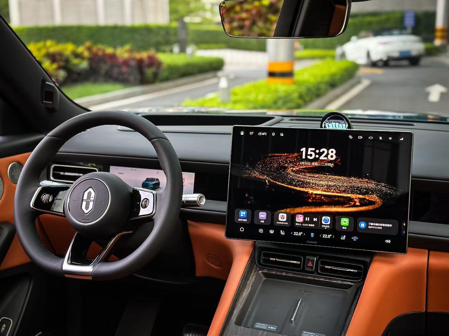 3月23日，问界M6正式开启预订，增程版26.98万元起、纯电版28.98万元起