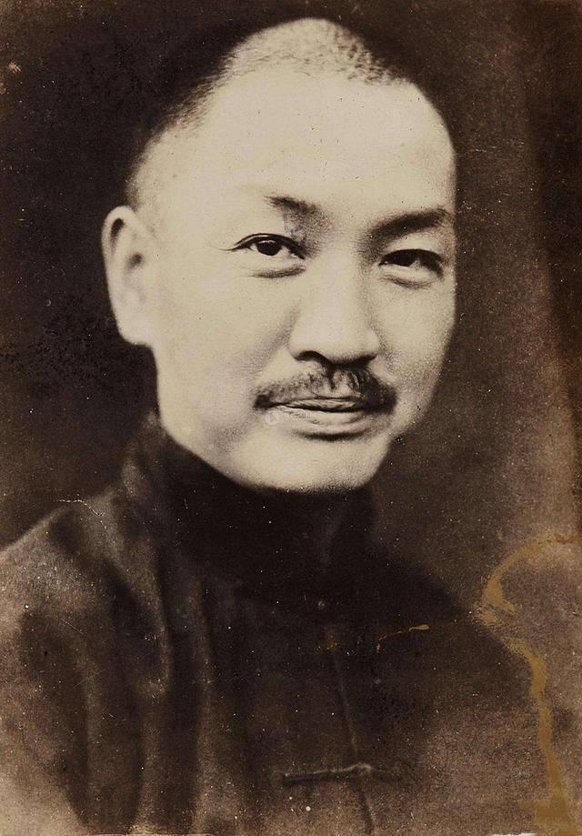 48年戴季陶不肯逃往台湾，蒋介石威胁：你不走，蒋纬国也不能走。戴季陶是国民党