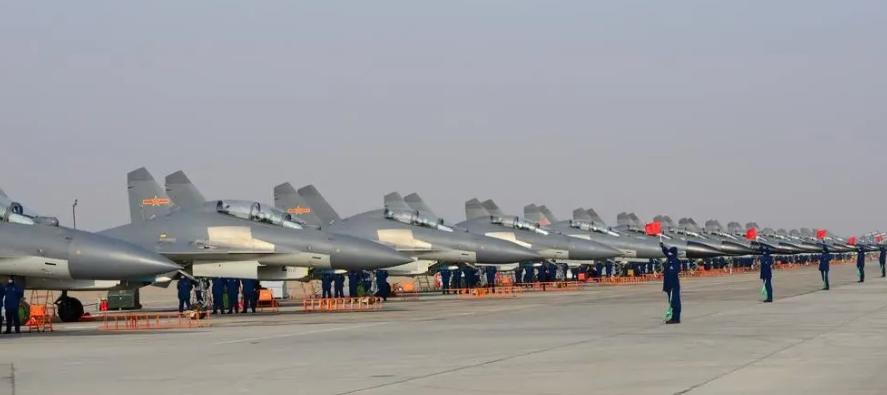 歼16机群从巴基斯坦起飞，跨洲突入红海防空圈！美以雷达彻夜难眠歼16真正让人