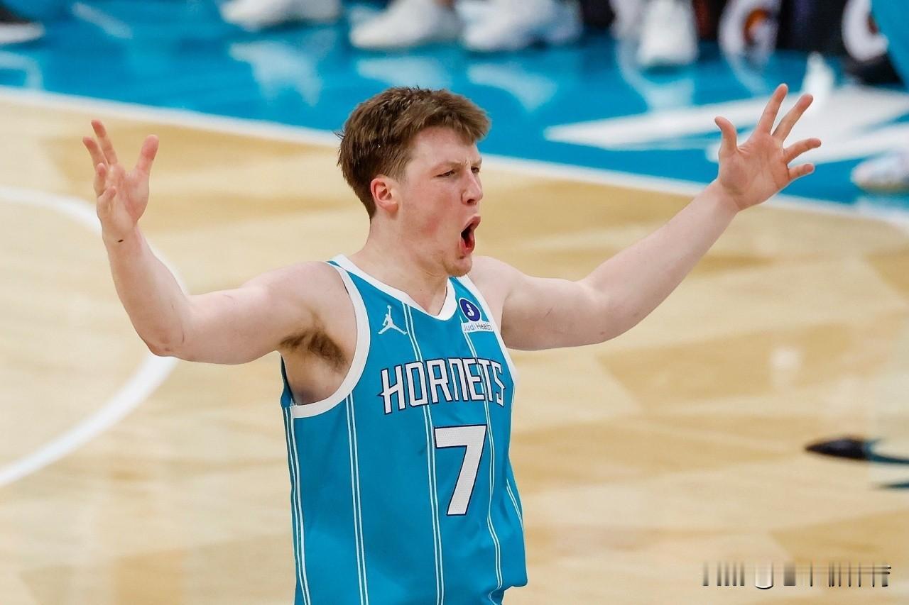 八九不离十！本赛季个人奖项预测！1，得分王:东契奇场均32